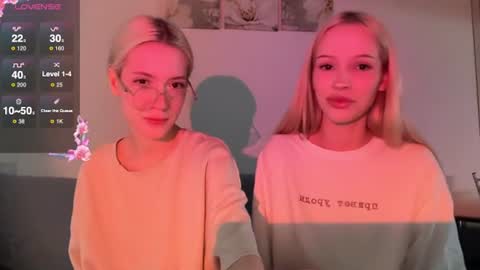 Bella and Alexandra online show from 26, 6, 2026