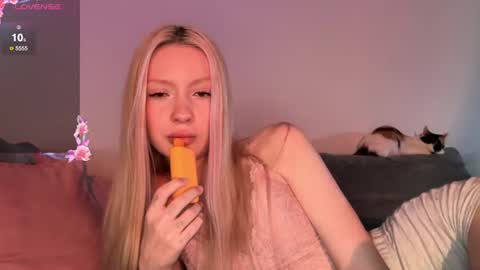Bella and Alexandra online show from 20, 7, 2026