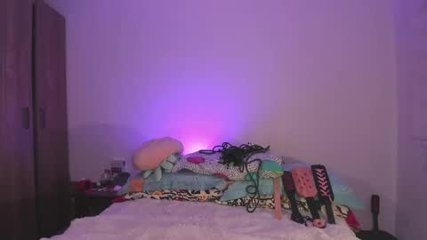 Snapshot of kxss_krawl chatting on 8, 9, 2025 Aria Kess  online show from 8, 9, 2025