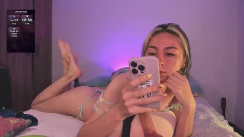 Snapshot of kxss_krawl chatting on 17, 10, 2025 Aria Kess  online show from 17, 10, 2025