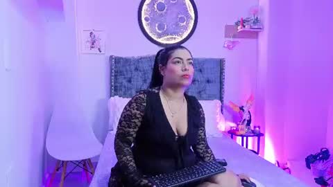 kyana_cream online show from 25, 7, 2026