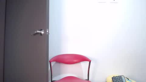 Snapshot of kyle_collinz chatting on 5, 2, 2025 Kyle collinz online show from 5, 2, 2025