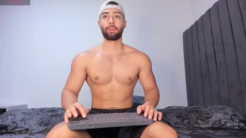 Snapshot of kyle_collinz chatting on 14, 10, 2025 Kyle collinz online show from 14, 10, 2025