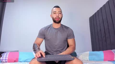 Snapshot of kyle_collinz chatting on 7, 11, 2025 Kyle collinz online show from 7, 11, 2025