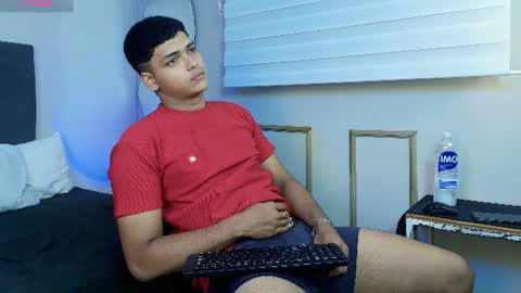 Snapshot of kyliam_big chatting on 7, 7, 2026 Kyliam online show from 7, 7, 2026