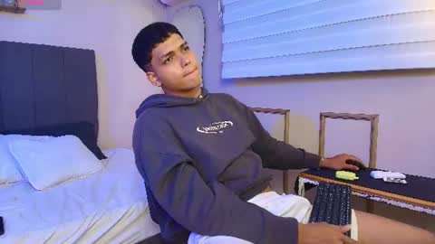 Snapshot of kyliam_big chatting on 12, 7, 2026 Kyliam online show from 12, 7, 2026