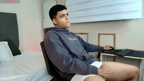 Snapshot of kyliam_big chatting on 24, 7, 2026 Kyliam online show from 24, 7, 2026