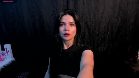 Snapshot of kylie_foxx1 chatting on 22, 12, 2024 submissive demon Please help me to reach 500 thumbs up online show from 22, 12, 2024