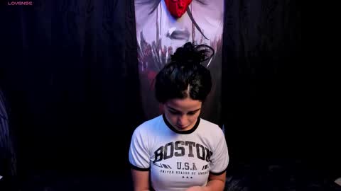 Snapshot of kylie_foxx1 chatting on 26, 9, 2025 submissive demon Please help me to reach 500 thumbs up online show from 26, 9, 2025