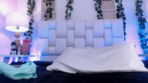 Snapshot of kylie_golden chatting on 15, 12, 2024 Kylie Myers online show from 15, 12, 2024