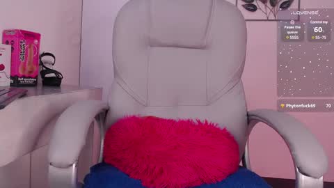 Snapshot of kylie_golden chatting on 25, 1, 2025 Kylie Myers online show from 25, 1, 2025