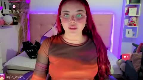 Snapshot of kylie_hottt_ chatting on 16, 5, 2026 k ylie online show from 16, 5, 2026