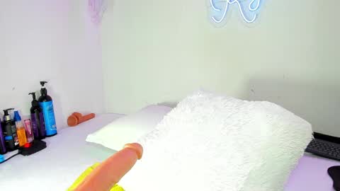 kylie Sttel online show from 14, 12, 2024