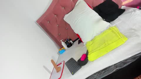 kylie Sttel online show from 27, 9, 2025