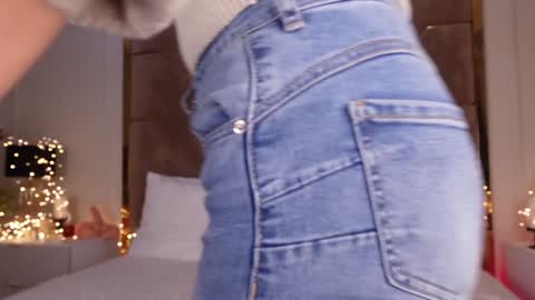 Snapshot of kylievee chatting on 31, 12, 2024 Kylie online show from 31, 12, 2024