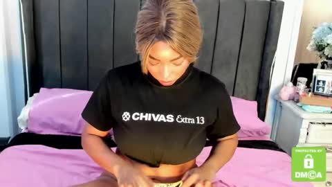 kylie white boobs online show from 17, 9, 2025