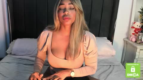 kylie white boobs online show from 17, 2, 2026