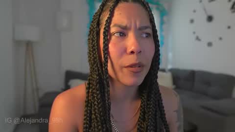 schedule 300 pm - 1100pm colombia time online show from 16, 12, 2025