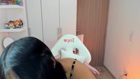 Snapshot of kyy_isa chatting on 8, 10, 2025 IG online show from 8, 10, 2025