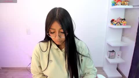 Snapshot of kyy_isa chatting on 20, 10, 2025 IG online show from 20, 10, 2025