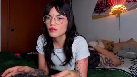 Snapshot of la_briela chatting on 24, 7, 2026 Help me reach 50 likes online show from 24, 7, 2026