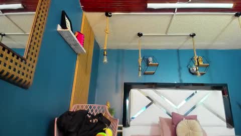 Cris  online show from 7, 11, 2025