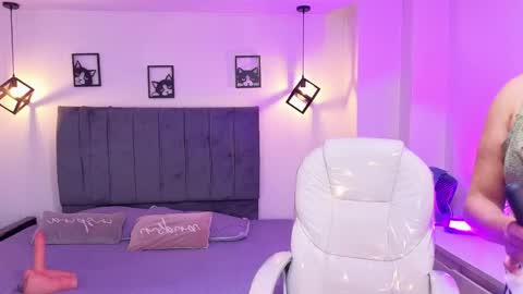  L A R A   online show from 30, 4, 2026
