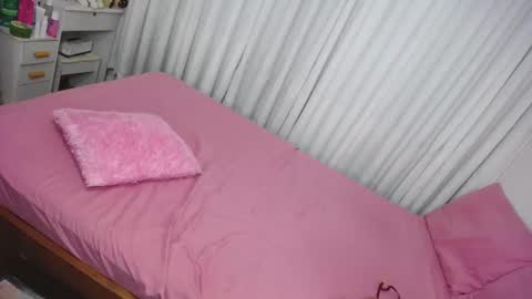 Snapshot of labonita_carla chatting on 20, 2, 2025 CARLA online show from 20, 2, 2025