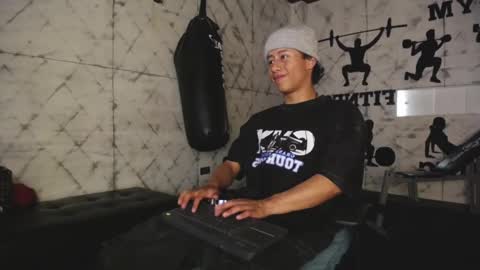 labrinthteasing online show from 28, 9, 2025