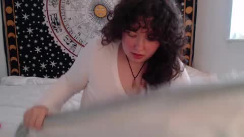 Lacey online show from 20, 11, 2025