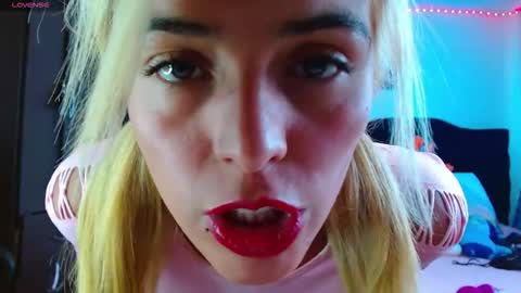 Snapshot of lacolombiana_bitch chatting on 24, 9, 2025 Valentina online show from 24, 9, 2025