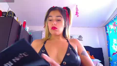 Snapshot of lacolombiana_bitch chatting on 10, 7, 2026 Valentina online show from 10, 7, 2026