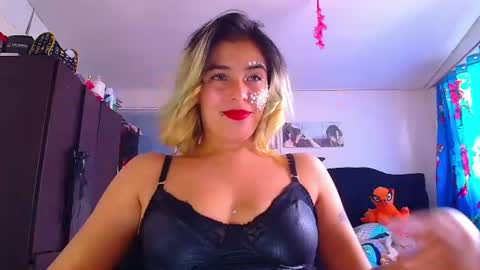Snapshot of lacolombiana_bitch chatting on 23, 7, 2026 Valentina online show from 23, 7, 2026