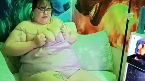 lacy_deville online show from 26, 4, 2026