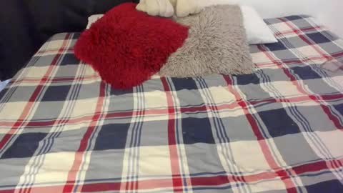 Akyra  online show from 23, 2, 2026