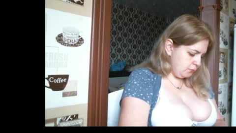 Snapshot of lady_cute_cat chatting on 6, 8, 2026 lady cute cat29 online show from 6, 8, 2026