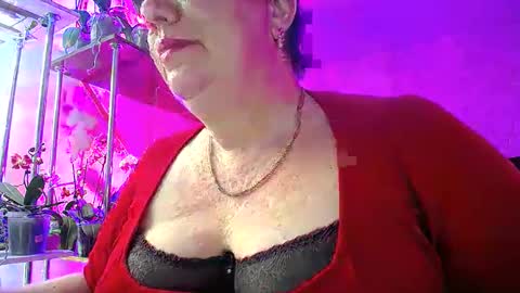 Lady Gloria online show from 5, 3, 2025
