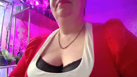 Lady Gloria online show from 9, 3, 2025