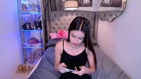 lady_moriseth online show from 19, 11, 2025