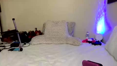 Lady Voon Sin online show from 12, 10, 2025