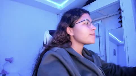  Lady  online show from 6, 5, 2026