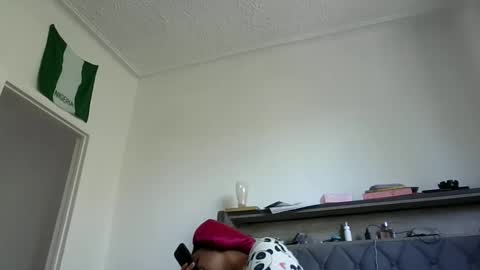 Snapshot of ladycinnabon chatting on 4, 10, 2025 Stephanie online show from 4, 10, 2025