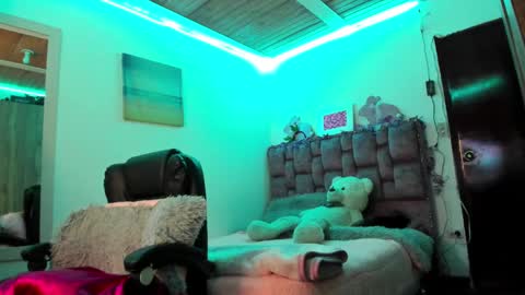 Snapshot of ladydanniela chatting on 15, 12, 2024 leidy daniela online show from 15, 12, 2024