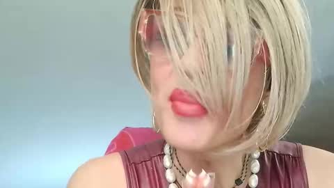 Snapshot of ladyoxana chatting on 7, 3, 2026 Oxana online show from 7, 3, 2026