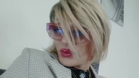 Oxana online show from 5, 5, 2026