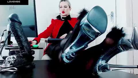 Snapshot of ladyperfection chatting on 21, 12, 2025 MistressMILA online show from 21, 12, 2025