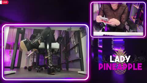 Snapshot of ladypineapple01 chatting on 17, 11, 2025 ladypineapple01 online show from 17, 11, 2025