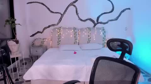 Lady  online show from 16, 9, 2025