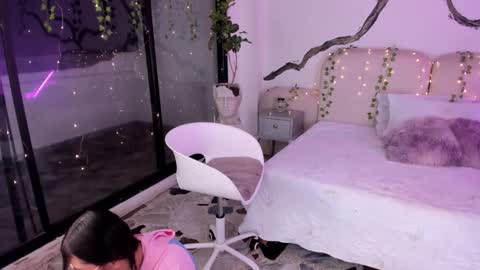 Lady  online show from 13, 11, 2025