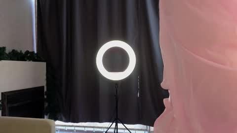 Snapshot of lafeti chatting on 17, 12, 2025 Lilia online show from 17, 12, 2025